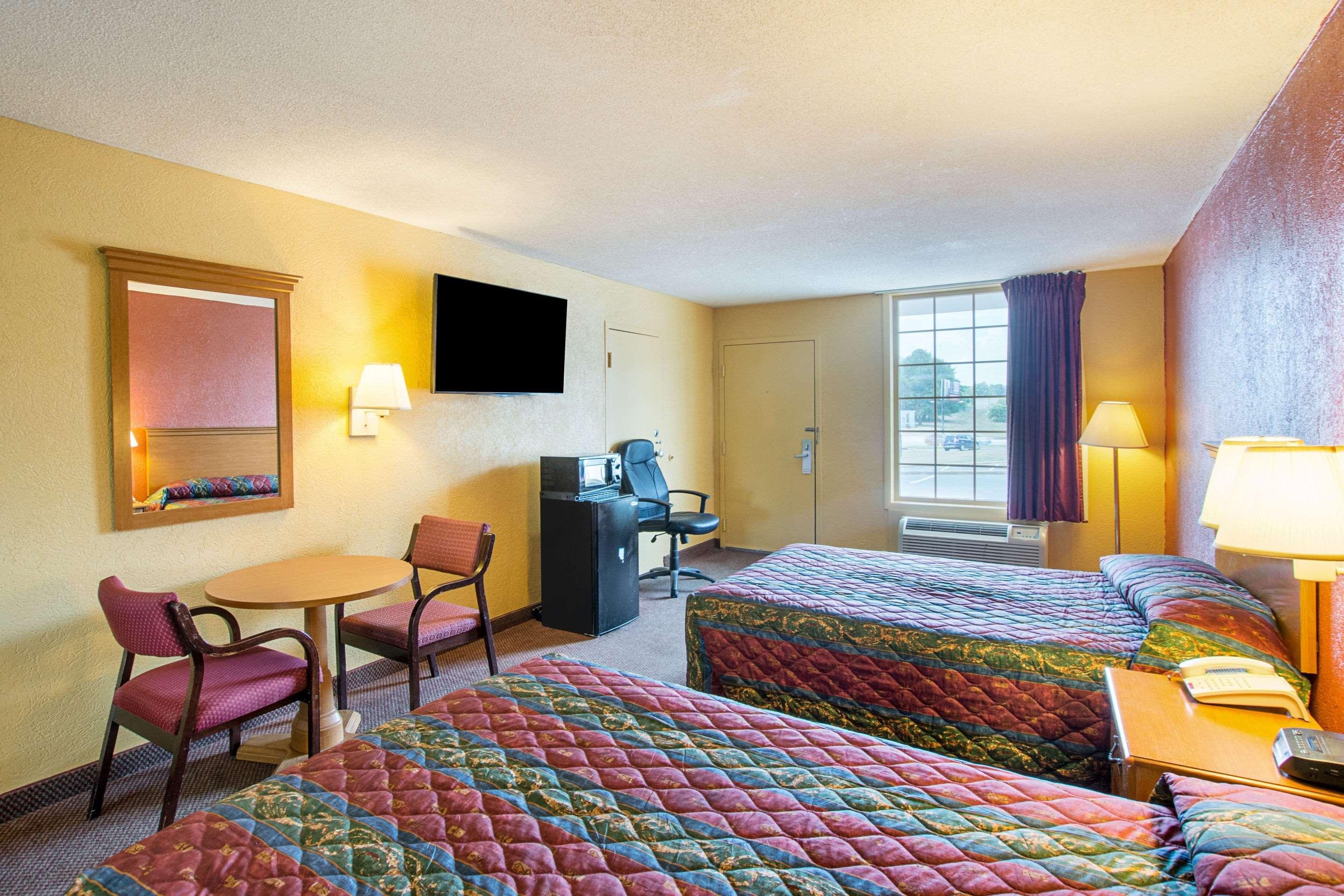 Orangeburg Inn & Suites Exterior photo
