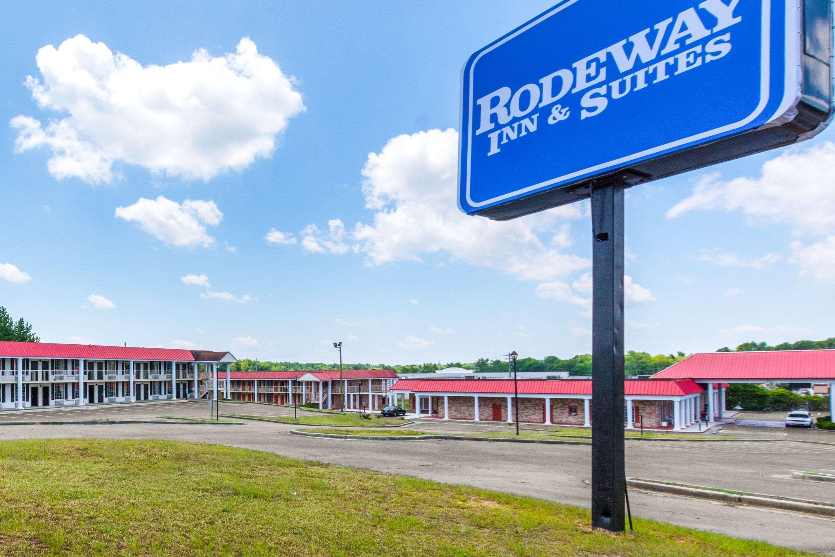 Orangeburg Inn & Suites Exterior photo